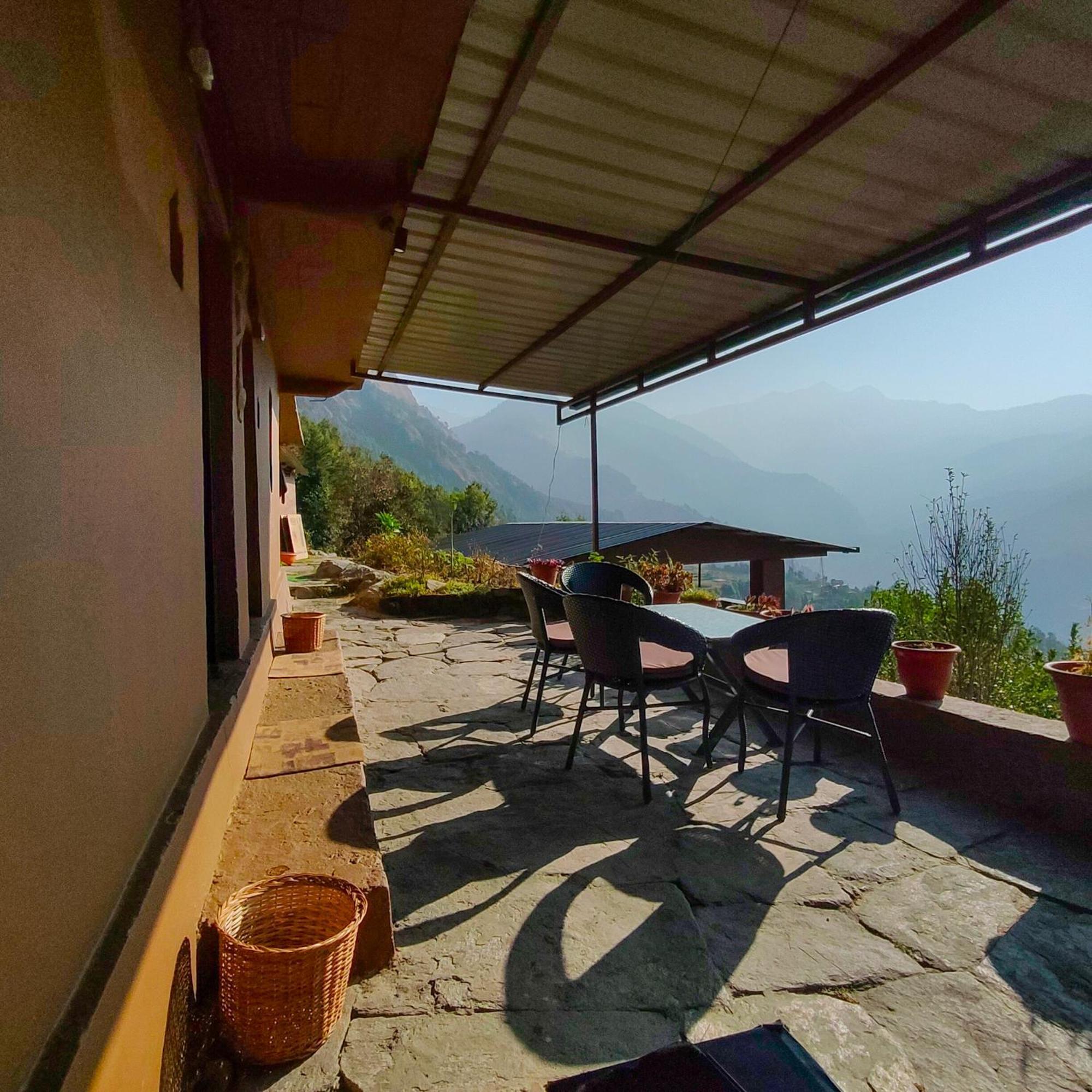Sari Cafe Buransh 빌라 외부 사진